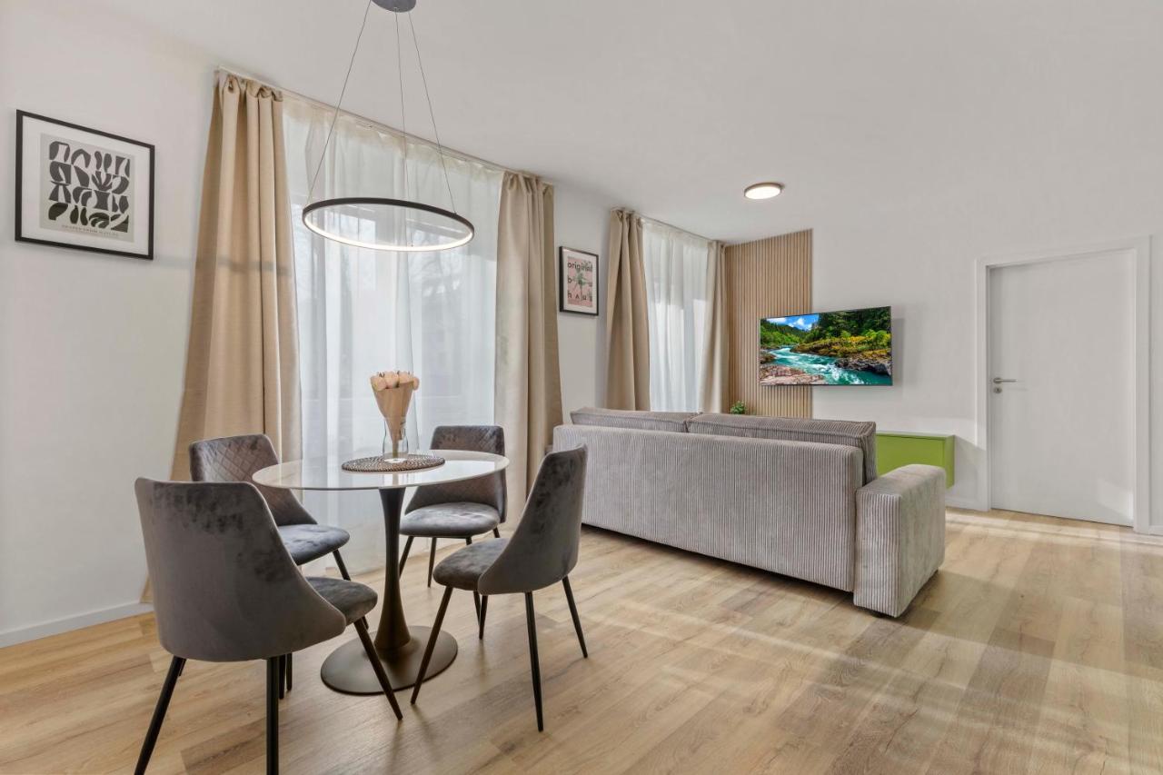 2 Bedroom Apt Steps To Nivy Station Bratislava Exteriér fotografie