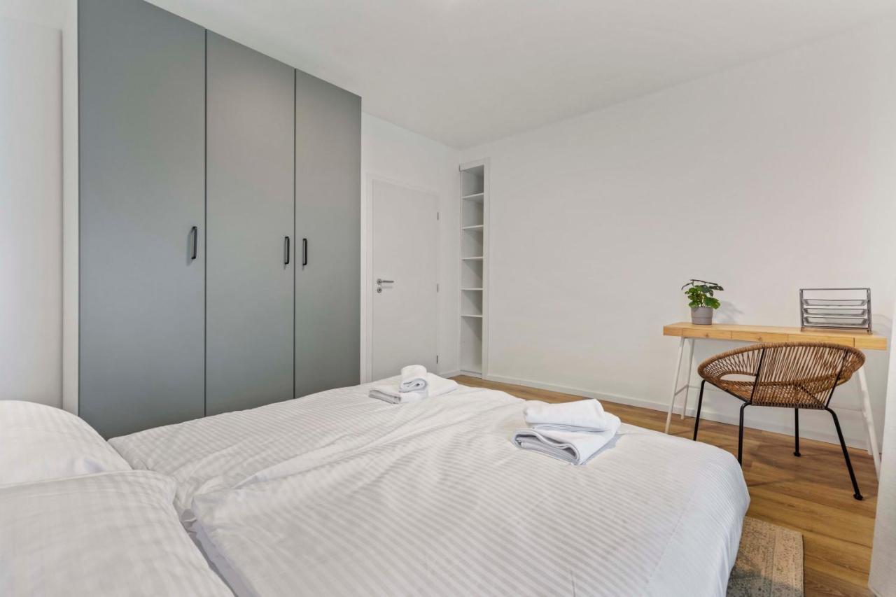 2 Bedroom Apt Steps To Nivy Station Bratislava Exteriér fotografie